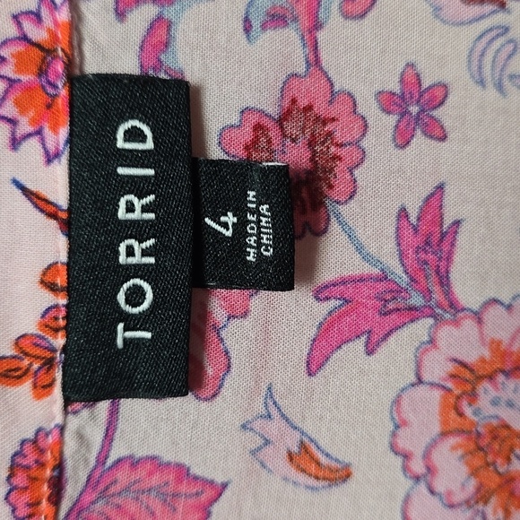 Torrid | Women | Top | Tie Front | Pink | Size 4 (Equiv 3x) - Picture 2 of 9